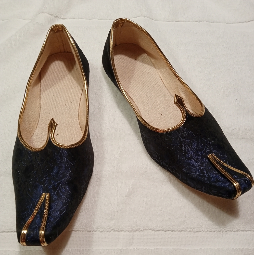 Elegant/ Luxury Blur and Gold Men Shoes